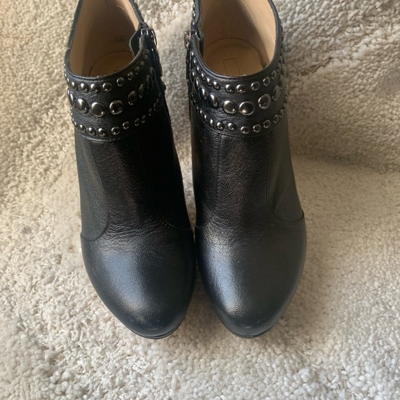 BCBG Max Azria Leather Ankle Boots With Stud Detail SZ 10 - Picture 2 of 7